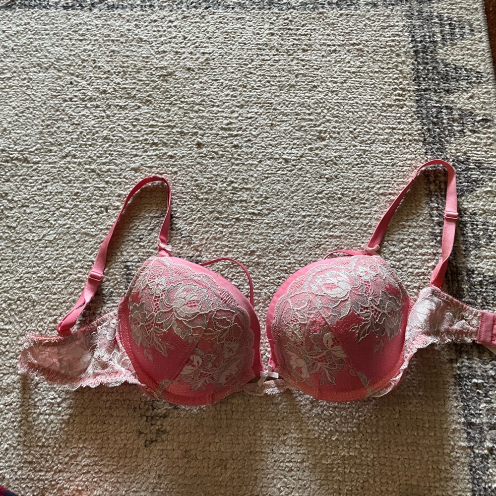 Victoria's Secret Pink Lace Underwire Bra